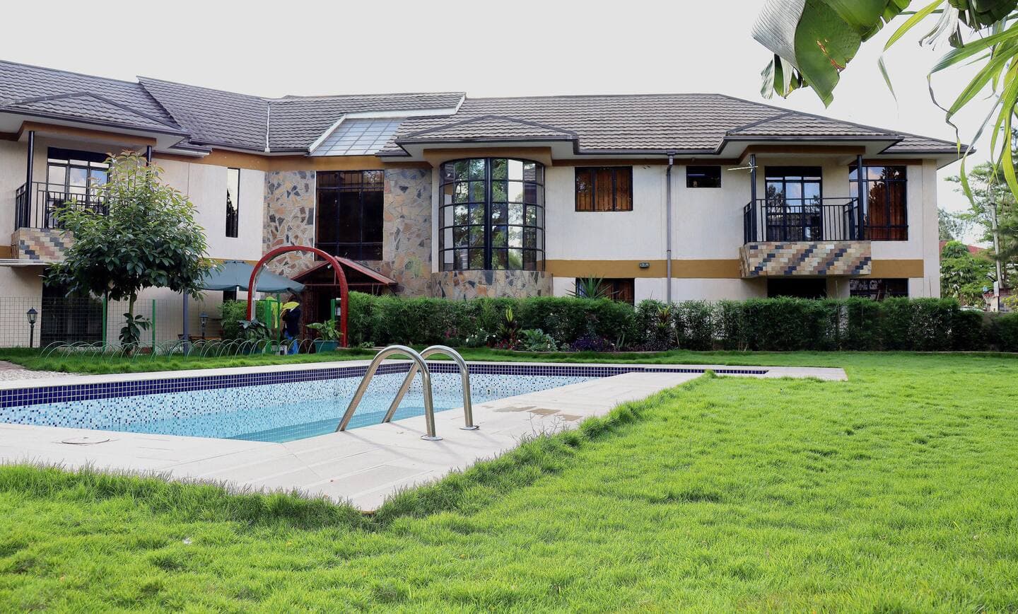 Norah-Keushi luxury garden and villa